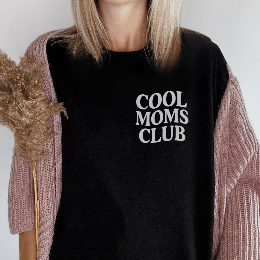 Printify T-Shirt Cool Moms Club T-Shirt