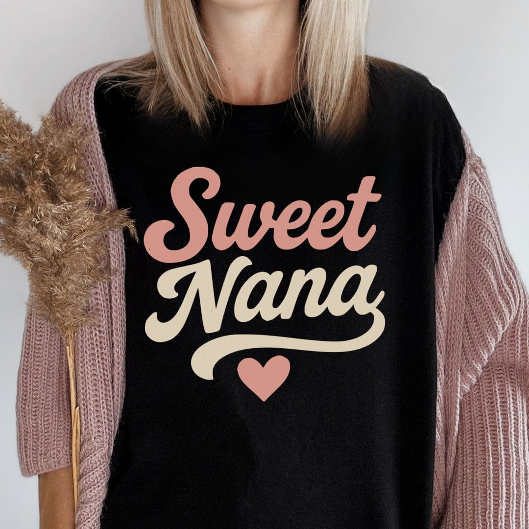 MyDesigns Physical Item Sweet Nana Heart Graphic Retro Style Women's T-Shirt