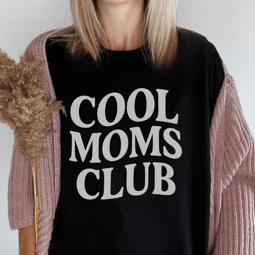 Printify T-Shirt Cool Moms Club T-Shirt