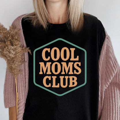 MyDesigns T-Shirt Cool Moms Club T-Shirt