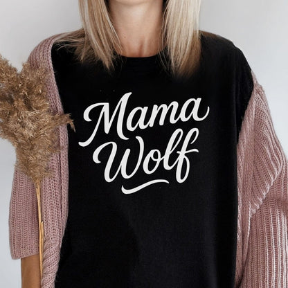 MyDesigns T-Shirt Mama Wolf Graphic Stylish Design Awesome For Moms T-Shirt