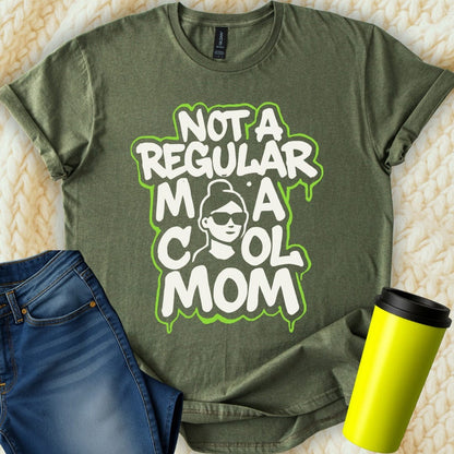 MyDesigns T-Shirt Not a Regular Mom I'm a Cool Mom Funny Design T-Shirt