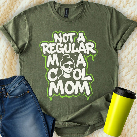 MyDesigns T-Shirt Not a Regular Mom I'm a Cool Mom Funny Design T-Shirt