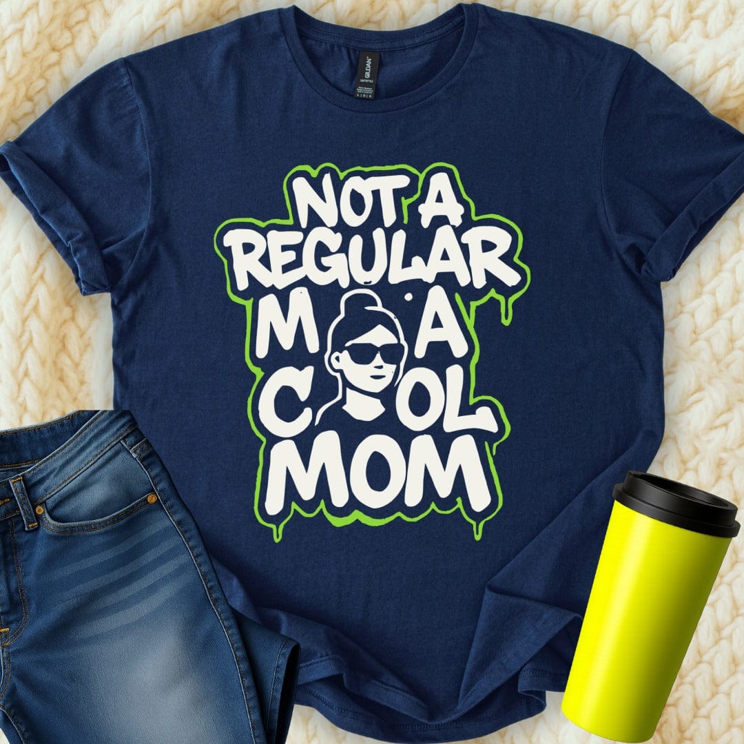 MyDesigns T-Shirt Not a Regular Mom I'm a Cool Mom Funny Design T-Shirt