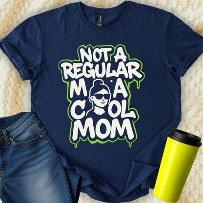 MyDesigns T-Shirt Not a Regular Mom I'm a Cool Mom Funny Design T-Shirt