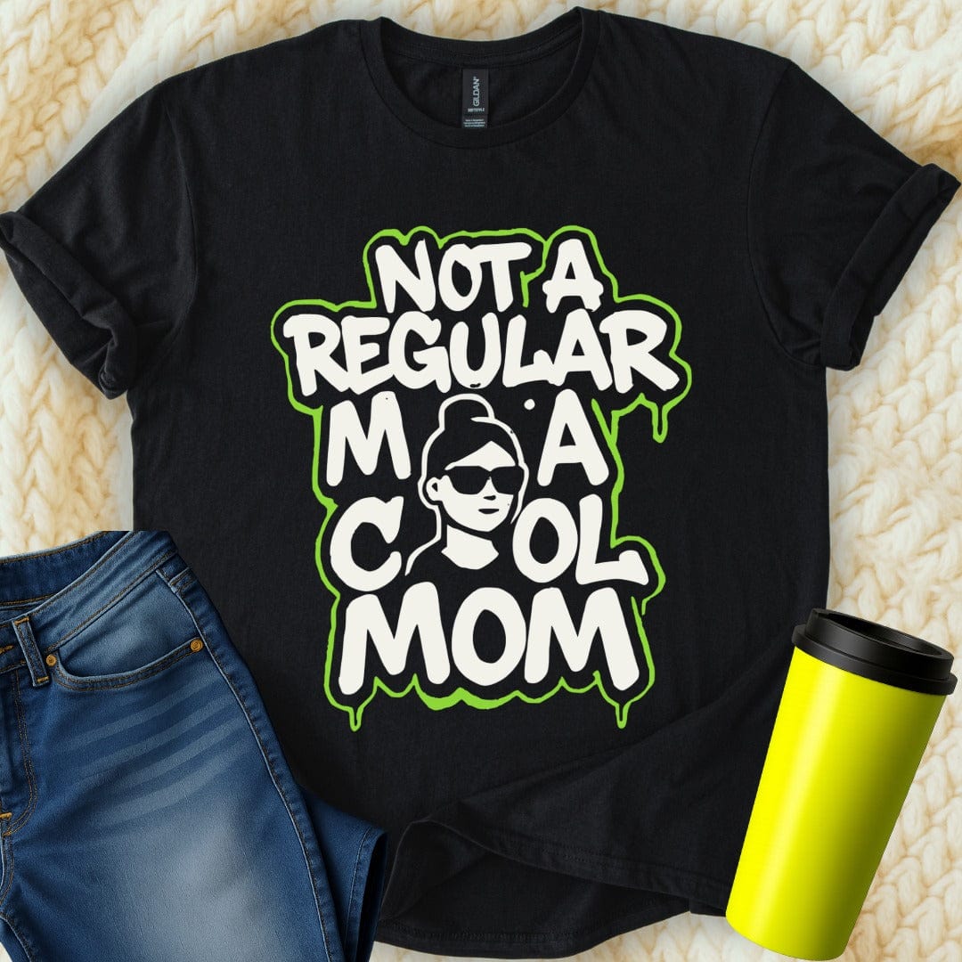 MyDesigns T-Shirt Not a Regular Mom I'm a Cool Mom Funny Design T-Shirt