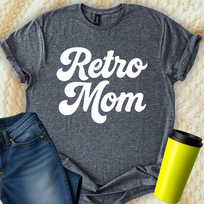 MyDesigns T-Shirt Retro Mom Stylish Design Gift For Mother's Day T-Shirt